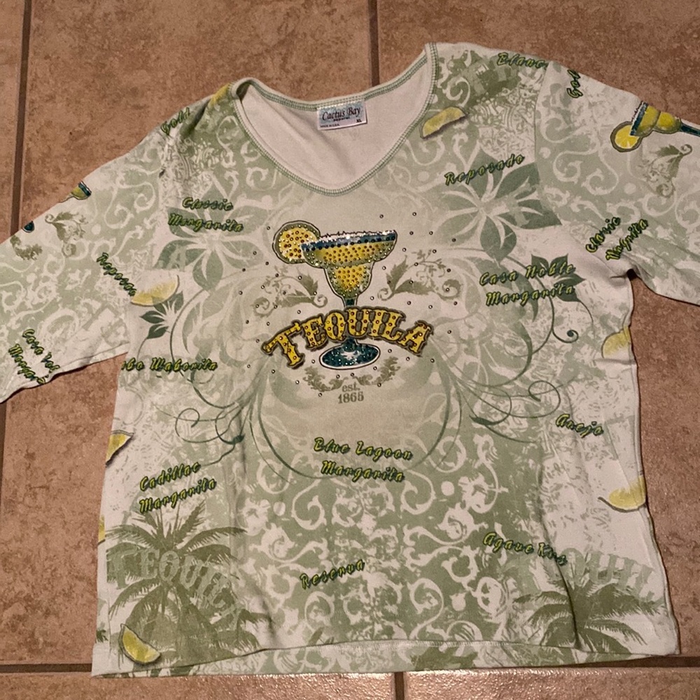 🦋 2 for $20 sale NWOT Cactus Bay Southwestern V neck 3/4 sleeve shirt top XL